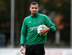 PG电子试玩官网-汉诺威96前锋伤愈归队，助球队迎来反弹