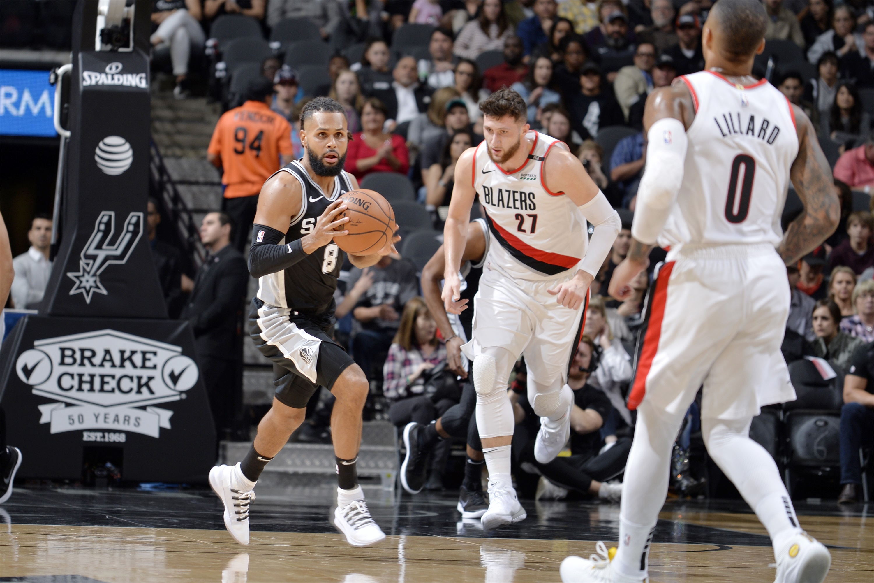 PG平台-开拓者主场胜马刺，劳森砍下29分