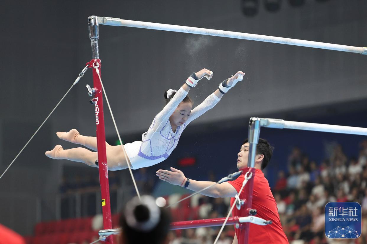 PG平台-体操表演华丽绝伦,技压群雄赢得掌声