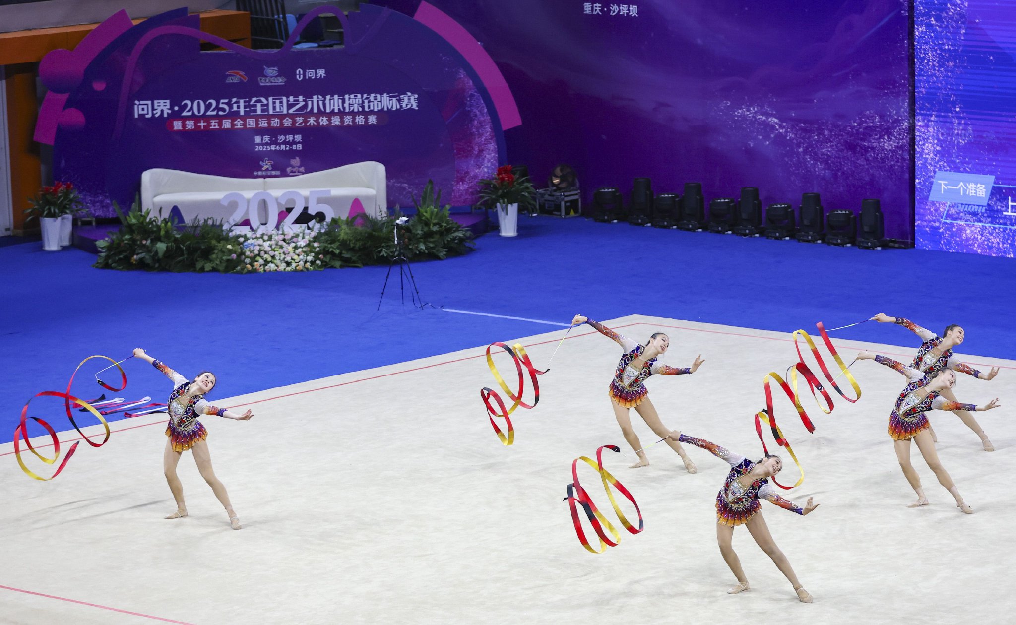 PG平台-体操表演华丽绝伦,技压群雄赢得掌声