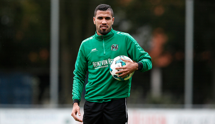 PG电子试玩官网-汉诺威96前锋伤愈归队，助球队迎来反弹